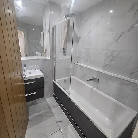 Apartment 2 Bedroom Centre Apartment! Birmingham