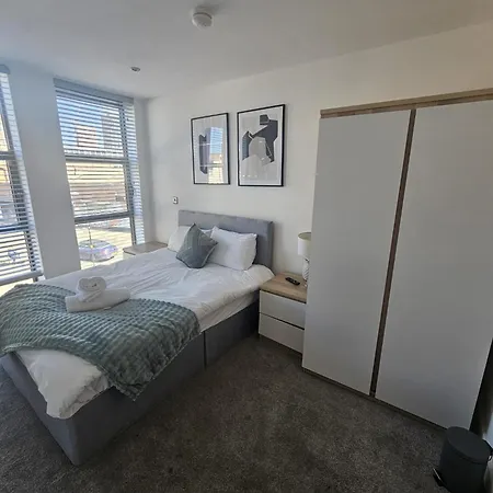 Apartment 2 Bedroom Centre Apartment!